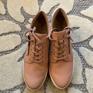 Pink wedge tennis shoe